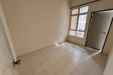 Taman D Utama Perling