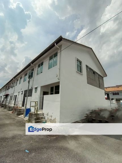 Freehold G&G With 3 Rooms Double Storey Endlot House @ Camellia Taman Pulai Mutiara For Sale , Johor, 