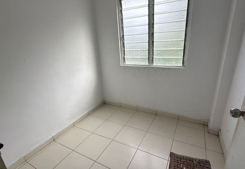 Taman Pulai Utama Flat