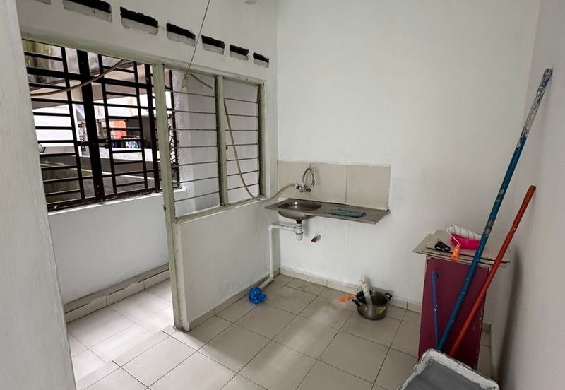 Taman Pulai Utama Flat