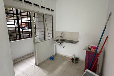 Taman Pulai Utama Flat