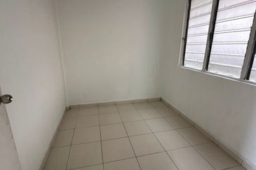Taman Pulai Utama Flat