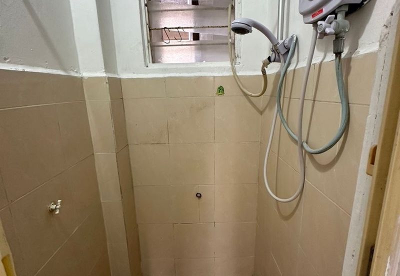 Taman Pulai Utama Flat