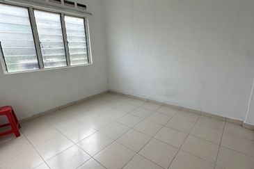 Taman Pulai Utama Flat