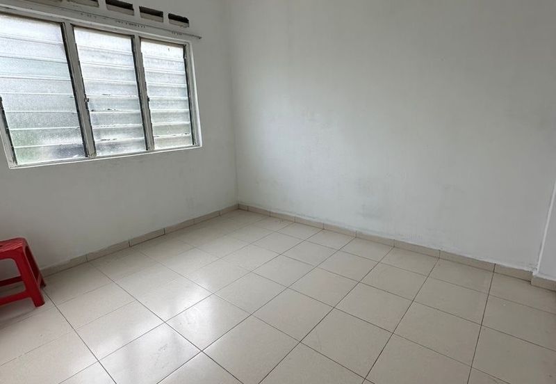 Taman Pulai Utama Flat