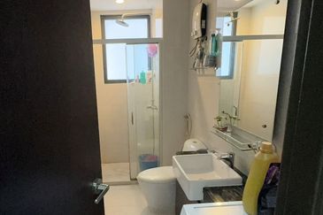 Baypoint @ Country Garden Danga Bay