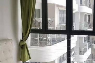 Baypoint @ Country Garden Danga Bay