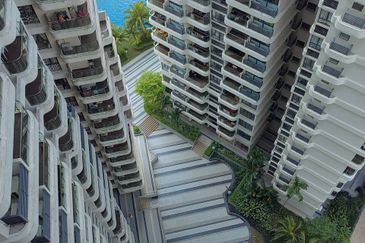 Baypoint @ Country Garden Danga Bay