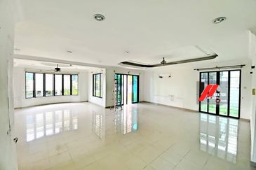 Tropicana Golf & Country Resort