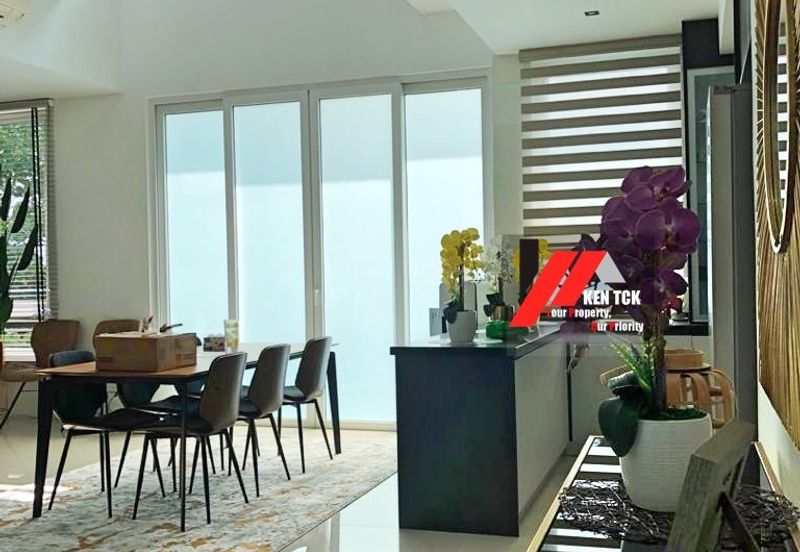 Rafflesia @ The Hill