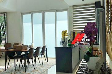 Rafflesia @ The Hill