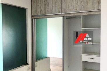 Rafflesia @ The Hill