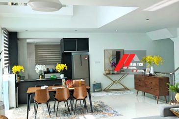 Rafflesia @ The Hill