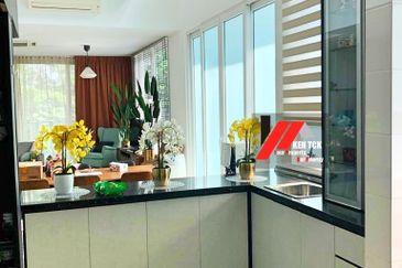 Rafflesia @ The Hill