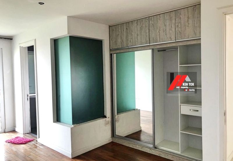 Rafflesia @ The Hill