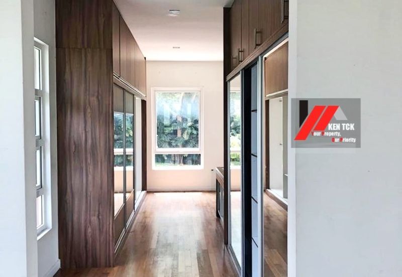 Rafflesia @ The Hill