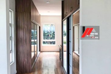 Rafflesia @ The Hill