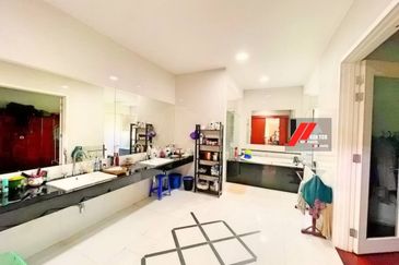 Rafflesia @ The Hill