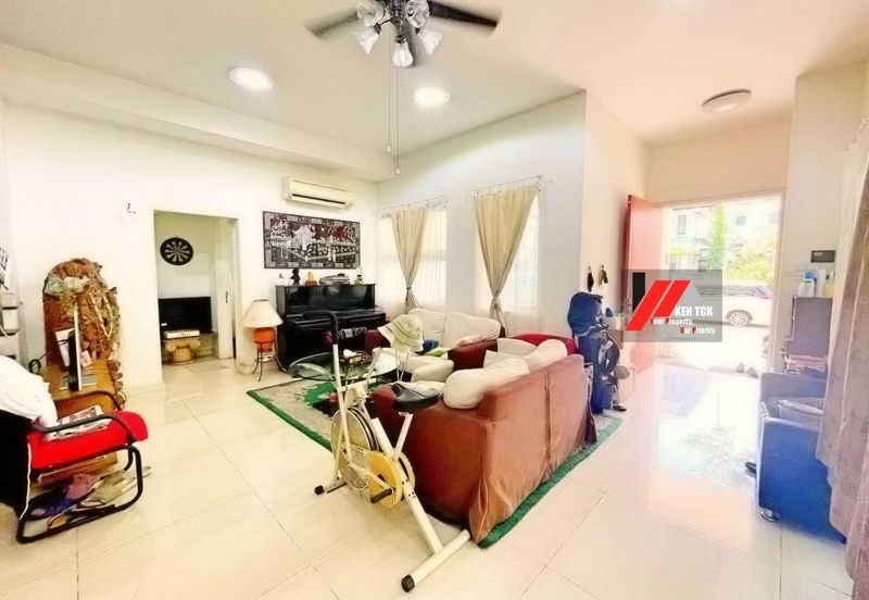 Rafflesia @ The Hill