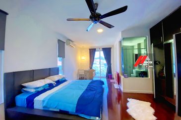 Rafflesia @ The Hill