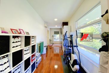 Rafflesia @ The Hill