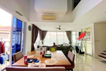 Rafflesia @ The Hill