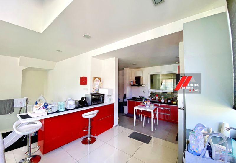 Rafflesia @ The Hill