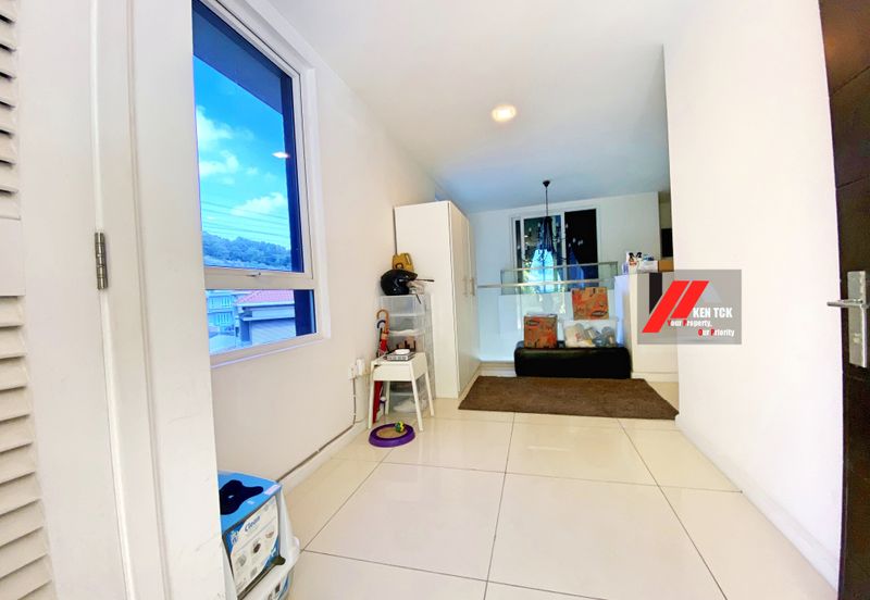 Rafflesia @ The Hill