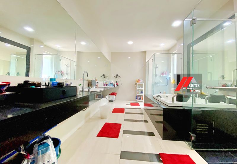 Rafflesia @ The Hill