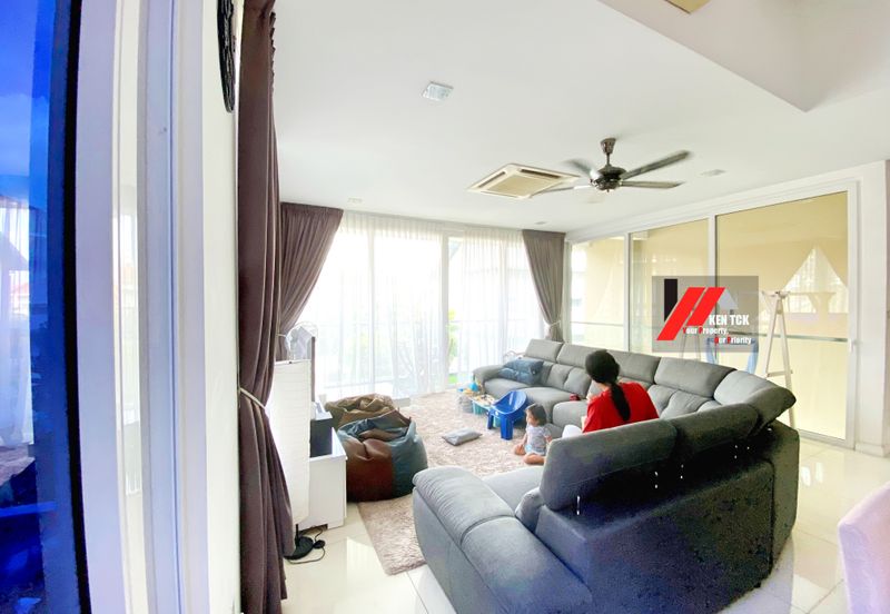 Rafflesia @ The Hill