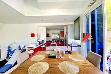 Rafflesia @ The Hill