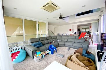 Rafflesia @ The Hill