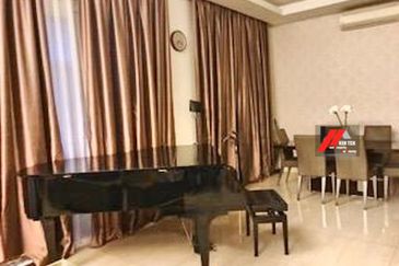 Rafflesia @ The Hill