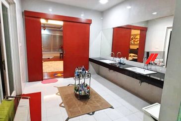 Rafflesia @ The Hill