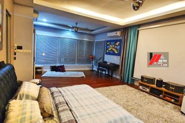 Rafflesia @ The Hill