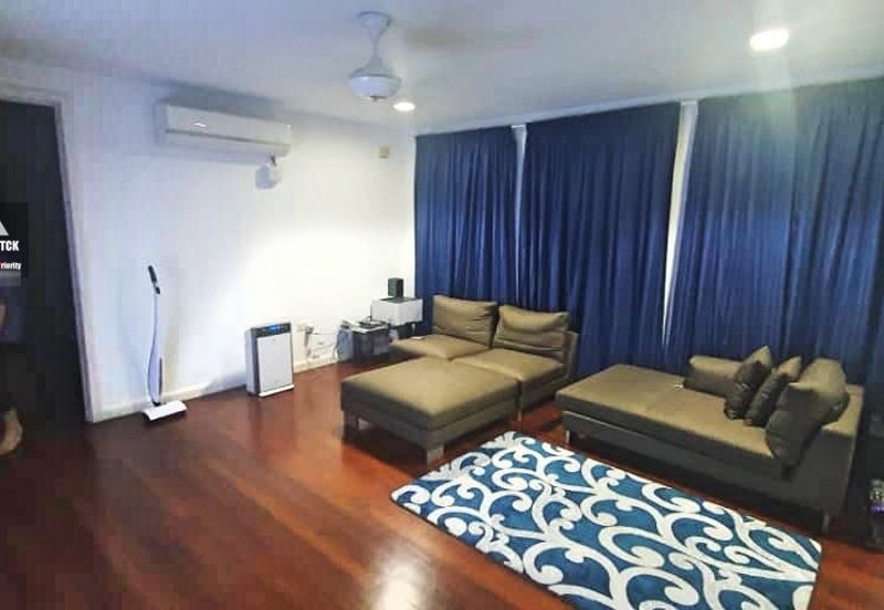 Rafflesia @ The Hill