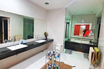 Rafflesia @ The Hill