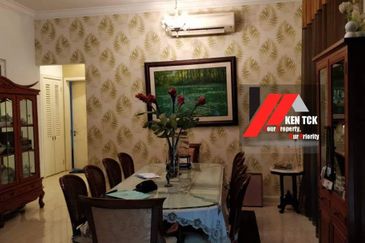 Rafflesia @ The Hill