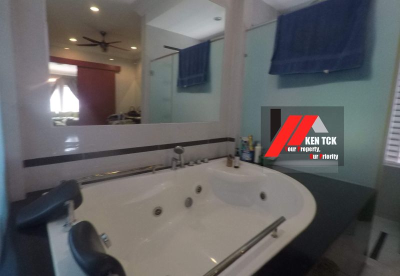 Rafflesia @ The Hill