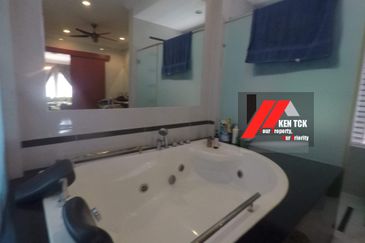 Rafflesia @ The Hill