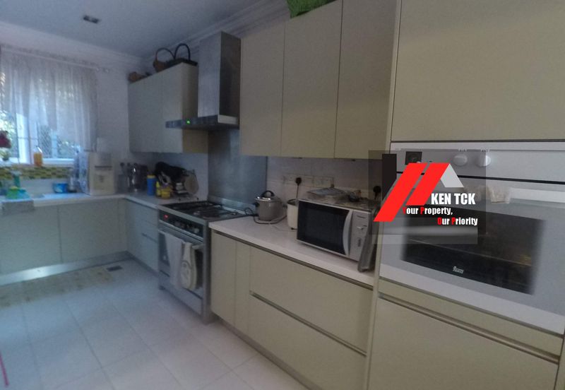 Rafflesia @ The Hill