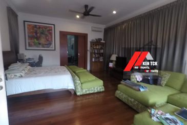 Rafflesia @ The Hill