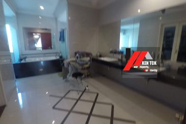 Rafflesia @ The Hill