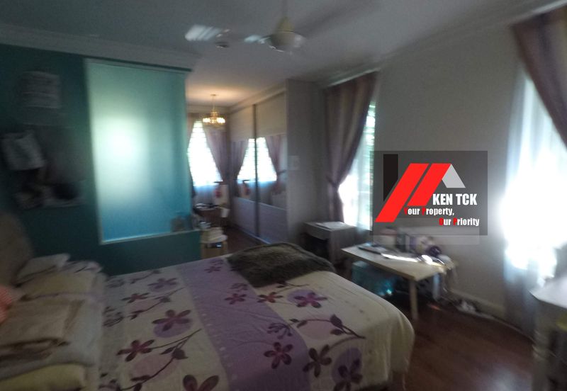 Rafflesia @ The Hill