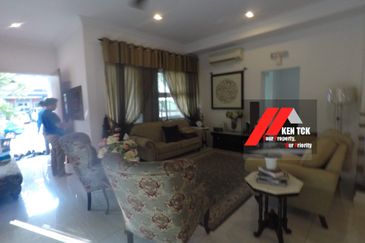 Rafflesia @ The Hill