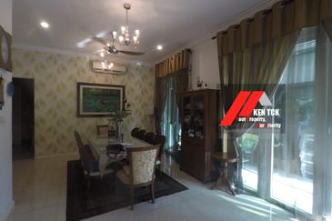 Rafflesia @ The Hill