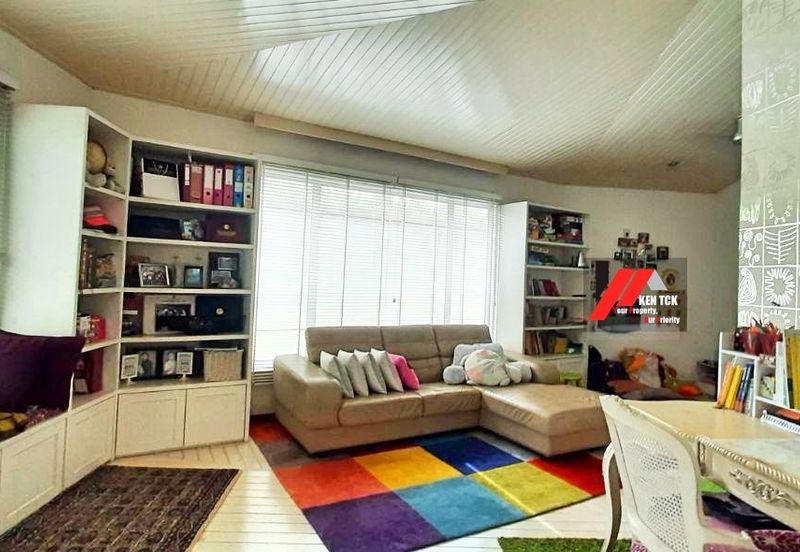 Rafflesia @ The Hill