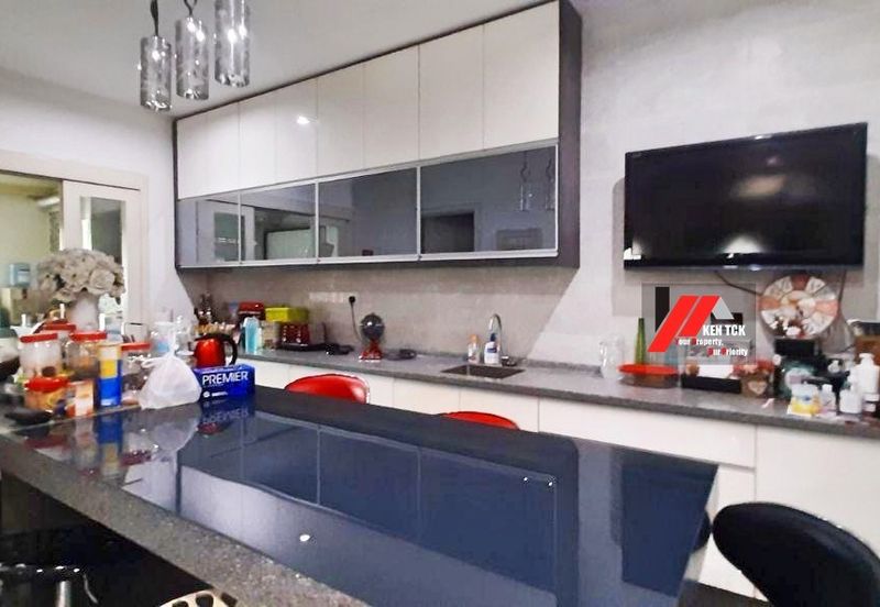 Rafflesia @ The Hill