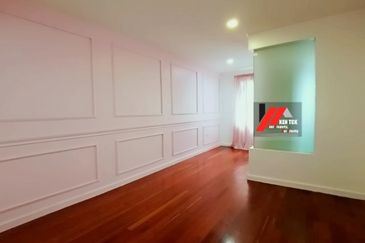 Rafflesia @ The Hill