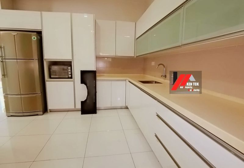 Rafflesia @ The Hill